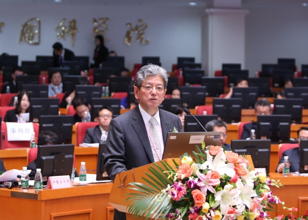 日本东北大学校长里见进作主题报告